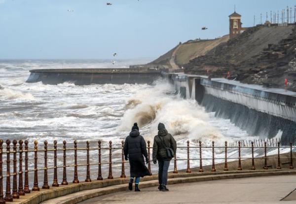 'By Sunday this wetter zone of weather is likely to sink further south'